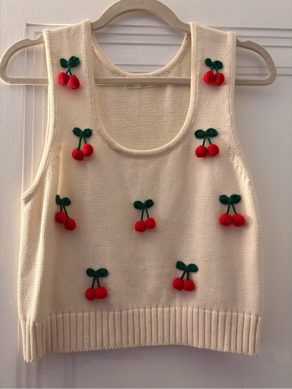 The Nines Cream Cherry-Appliqué Knit cropped Tank Top